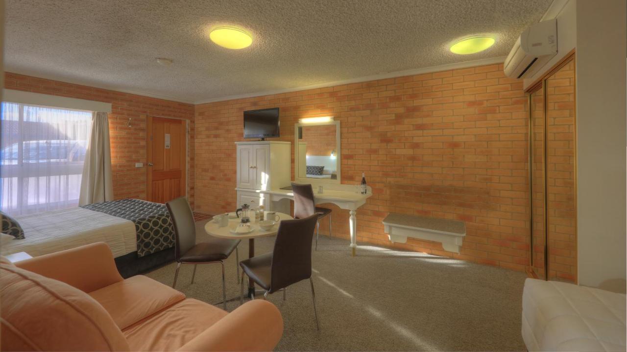 Cousins Motor Inn Inverell Exterior photo