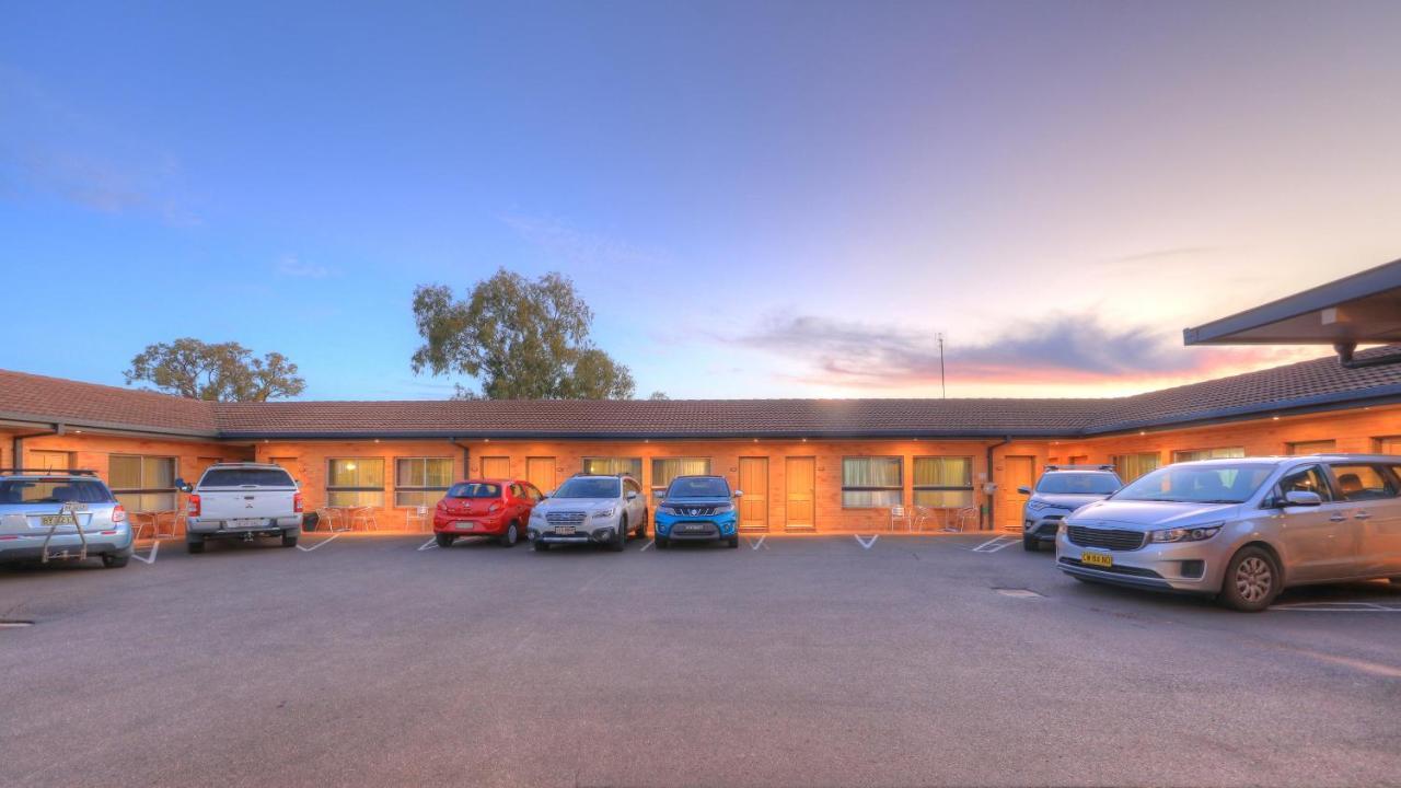 Cousins Motor Inn Inverell Exterior photo